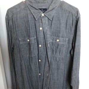 Men’s American Eagle button down